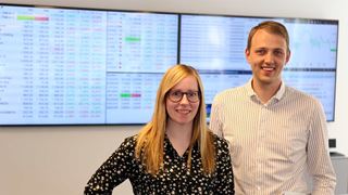 Investeringswebinar, rådgivere foran skærm